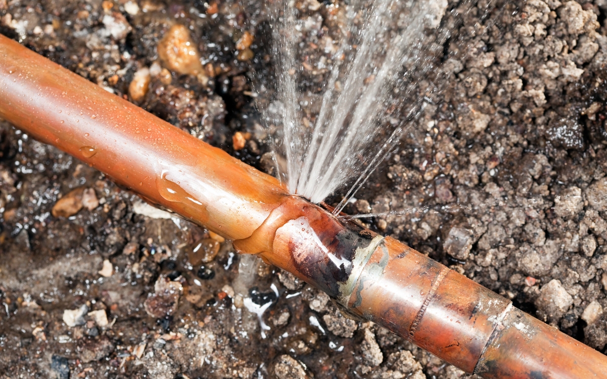 Agua perdida en acueductos: una problemática país